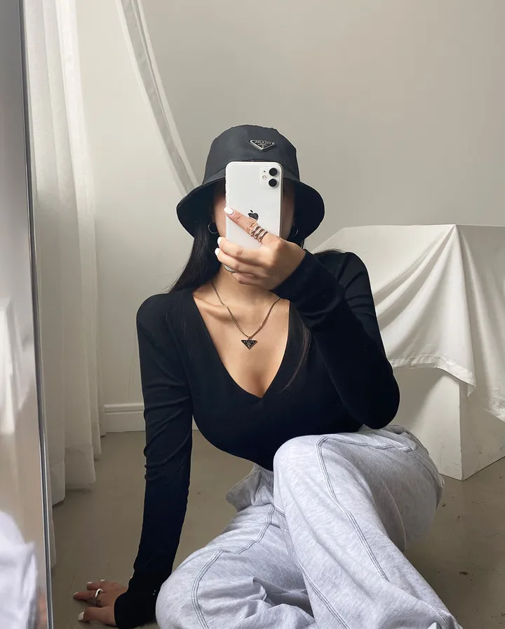 패드 브이넥 스판 절개 슬림 티셔츠 상세 이미지 35