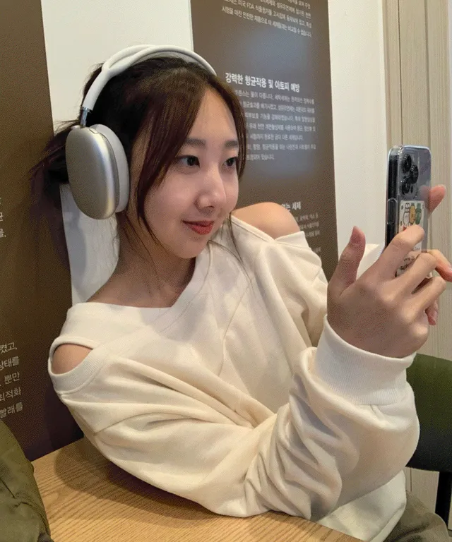 당일발송🔥 단독💗포에 언발 어깨 컷아웃 컷팅 원숄더 맨투맨 가을 겨울 봄 공항패션  졸업식