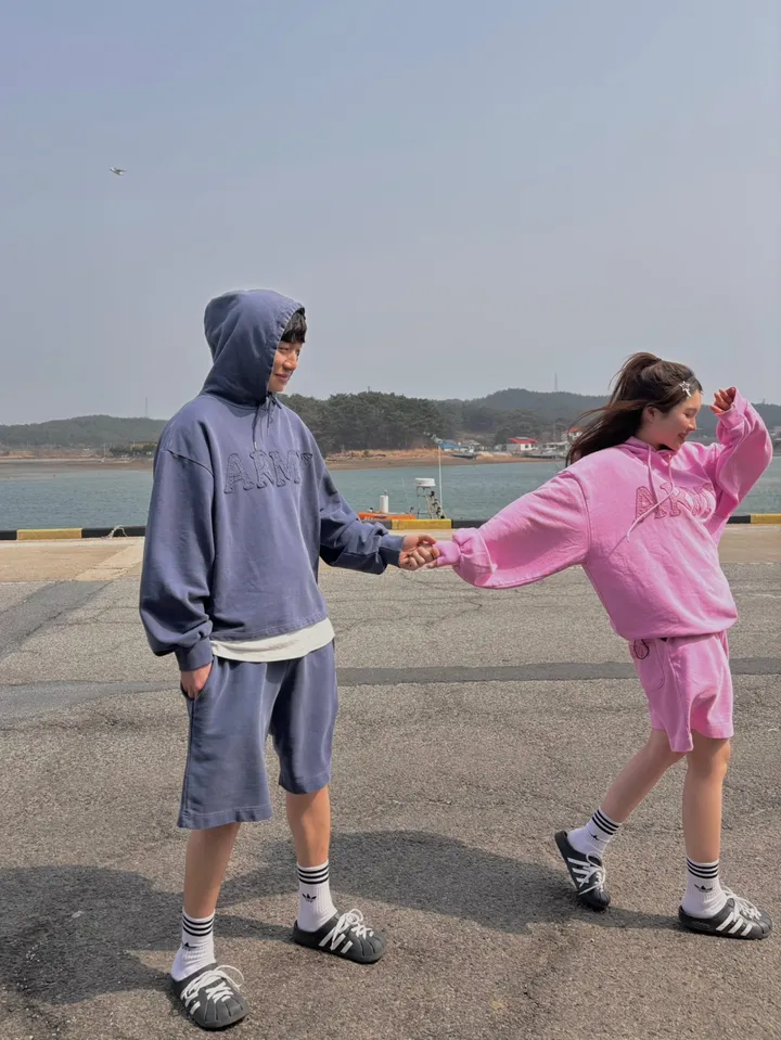 [세트가격🌠/남녀공용🧏‍♀️💕/도링룩단독💌] 피그먼트 아미 레터링 후드 밴딩 5부 반바지 커플 트레이닝세트 투피스 (3color) 상세 이미지 8
