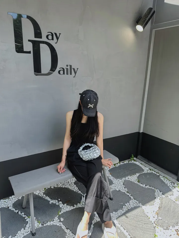 [당일출고/주문폭주🚀] 텐바이미 프리즘 반짝이 미니 패딩가방 구름백 퀼팅가방 누빔가방 폼폼가방 미니가방 엠보싱 상세 이미지 14