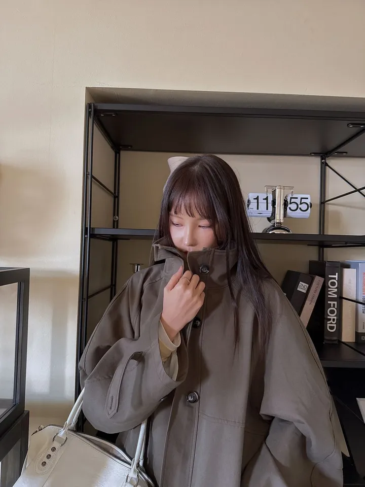 로제 하이넥 오버핏 트렌치코트, 베이직 페미닌 데일리 꾸안꾸 데이트 출근룩(3컬러) 상세 이미지 44
