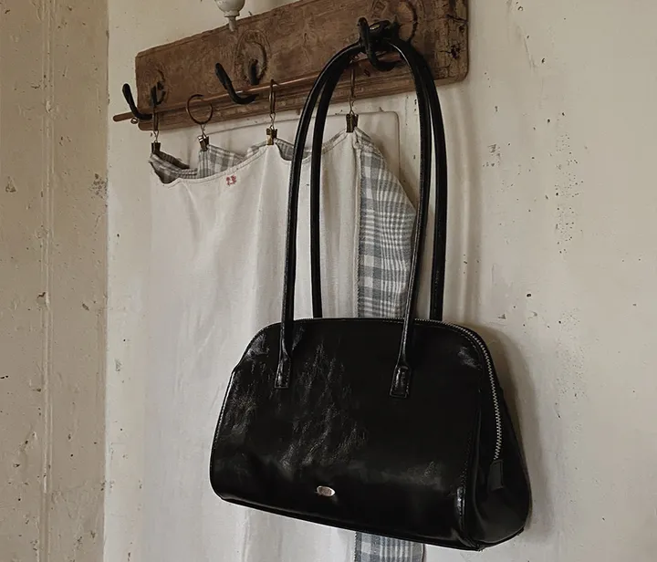 [🤎트렌디/숄더백] #LENTO. Baguette Tote Bag - 4 color (SLOWMADE/자체제작/알찬수납력/데일리/바게트백/레더백/이너포켓) 상세 이미지 4