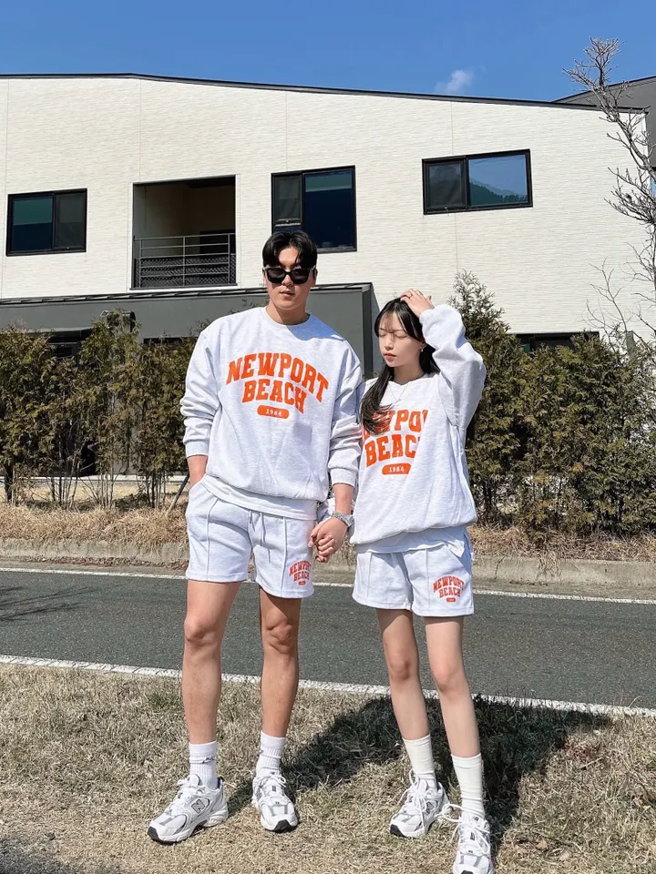 2사이즈/고퀄 남녀공용 맨투맨 반바지 세트 봄 커플룩 시밀러룩 커플 트레이닝 세트 가을 오버핏 아방핏 커플 꾸안꾸 데이트 배색 레터링 뉴포 캠핑 여행 투피스 상세 이미지 7