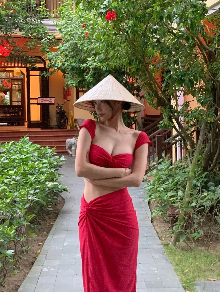 [볼륨업/꽃핀증정]에버린 3PCS 커버업 롱 스커트 꼬임 비키니 (1 color) 상세 이미지 19