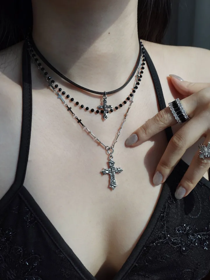 black cross layerd necklace | 블랙 가죽 초커 십자가 목걸이 상세 이미지 15