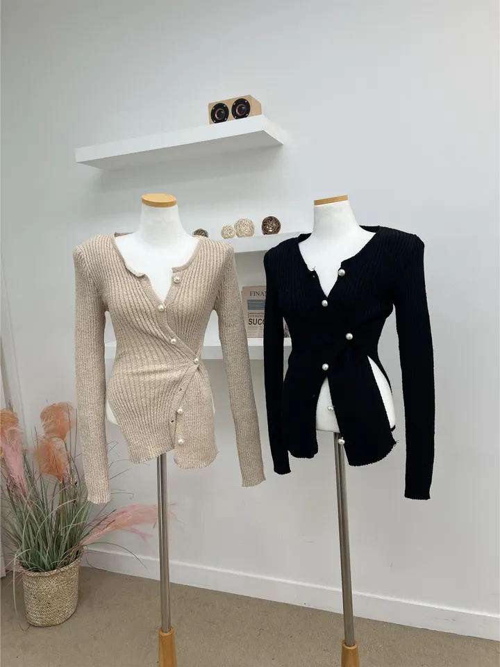 ✨여름부클소재!✨어깨패드O 언발 사선 진주 부클 가디건 니트 (4COLOR) 여름니트 여름가디건 진주버튼 옆단추 트임 가디건 상세 이미지 3