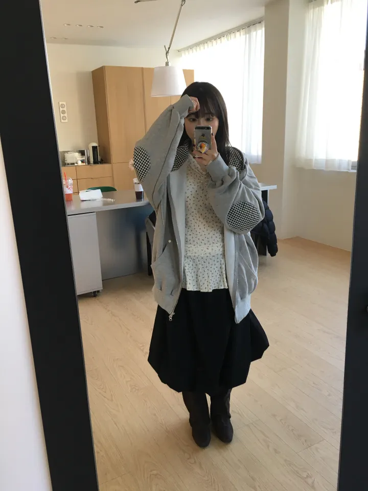 (*주문폭주 입고지연*)(2 color) 체크 패치 투웨이 후드집업 상세 이미지 2