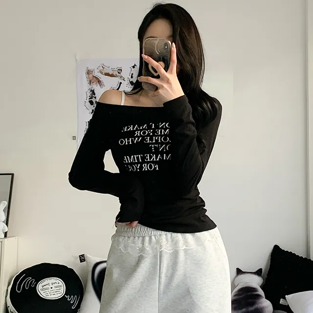 [날씬여리/3col] 해프닝 원숄더 레터링 시스루 긴팔 티셔츠 / 빈티지레터링 / 프린팅티셔츠 / 언발넥 / 오프숄더 / y2k / 트렌디 / 힙무드 / 군살커버 / 여리글램 상세 이미지 32