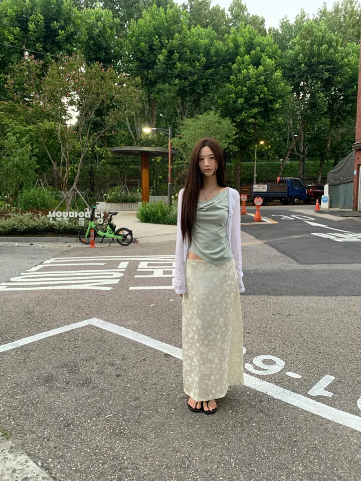 치마 모델 착용 이미지-S1L30