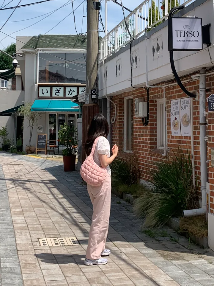 퐁신쫀쫀 겨울백 🩷 2type/ 폭신 귀여운 포인트 버블 미니 패딩백 제니 코스 사계절 신상 데일리 보부상 곱창끈 증정 소프트 크로스백 숄더백 상세 이미지 6