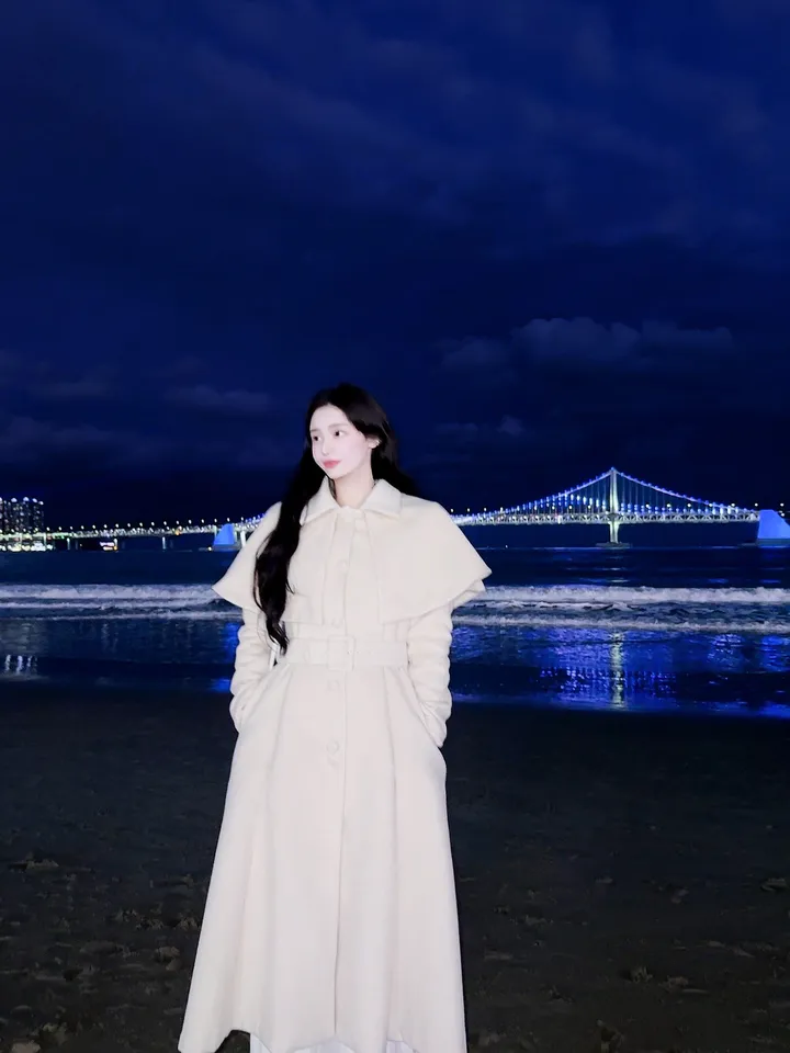 [빠른배송💗/기획특가💗] 벨 블랑쉬 케이프 스노우 아이보리 벨트 플레어 롱 코트 (high quality - 아이,핑크 고퀄리티 겨울 한겨울 방한 연말룩 페이크퍼 에코퍼) 상세 이미지 65
