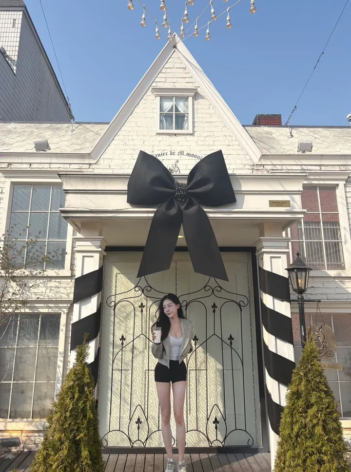 [영상핏🍀핏보장✨무보정🖤] 진주펄 트위드 크롭 후드자켓 하객룩 데일리룩 럭셔리 필수템 데이트룩 상세 이미지 13