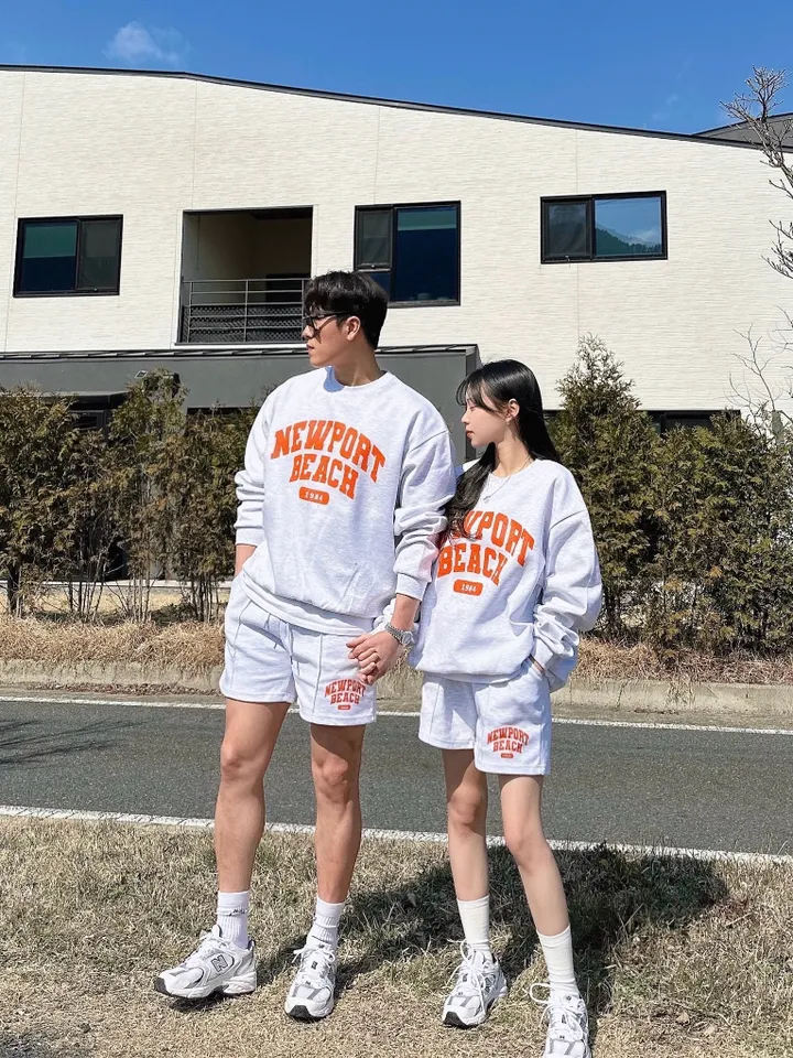 2사이즈/고퀄 남녀공용 맨투맨 반바지 세트 봄 커플룩 시밀러룩 커플 트레이닝 세트 가을 오버핏 아방핏 커플 꾸안꾸 데이트 배색 레터링 뉴포 캠핑 여행 투피스 상세 이미지 5