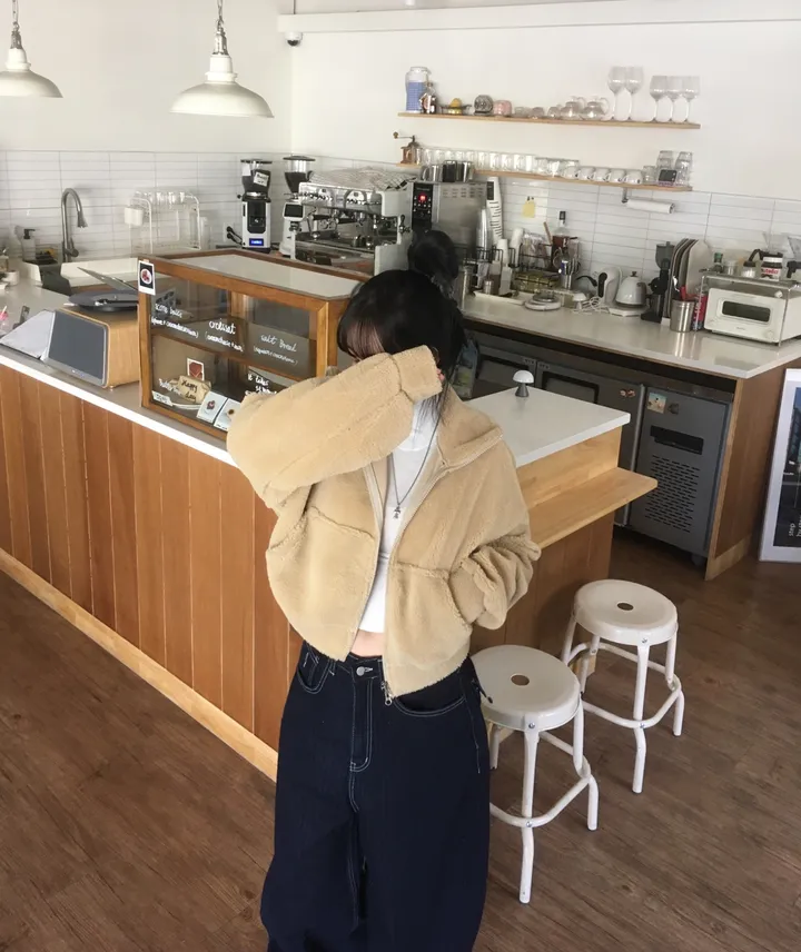 [핏,퀄보장👍/털빠짐X] 후리스 몽글 폭닥 밍크 투웨이 데일리 카라 하이넥 크롭 양털 집업 상세 이미지 6