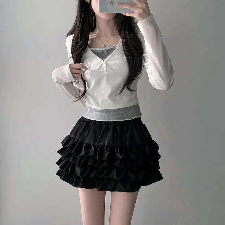 *반팔로발송/긴팔품절* [무채색+러블리/코디세트] 버튼 레이스 리본 배색 페이크 레이어드 긴팔 티셔츠+스모크밴딩 캉캉 미니 스커트 투피스 세트 상세 이미지 11