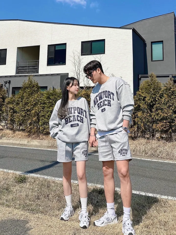 2사이즈/고퀄 남녀공용 맨투맨 반바지 세트 봄 커플룩 시밀러룩 커플 트레이닝 세트 가을 오버핏 아방핏 커플 꾸안꾸 데이트 배색 레터링 뉴포 캠핑 여행 투피스 상세 이미지 28