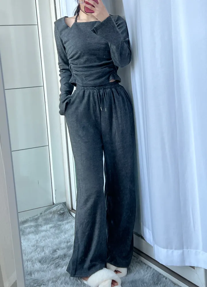 허얇골넓✨꾸안꾸 정석🌸소피아 기모 셔링 세트 (홀터넥 고퀄 오프숄더 도톰 스판 긴팔 슬림핏 티 투피스 데일리 무지 와이드 팬츠 하이웨스트 겨울 셋업 밴딩 바지) 상세 이미지 43