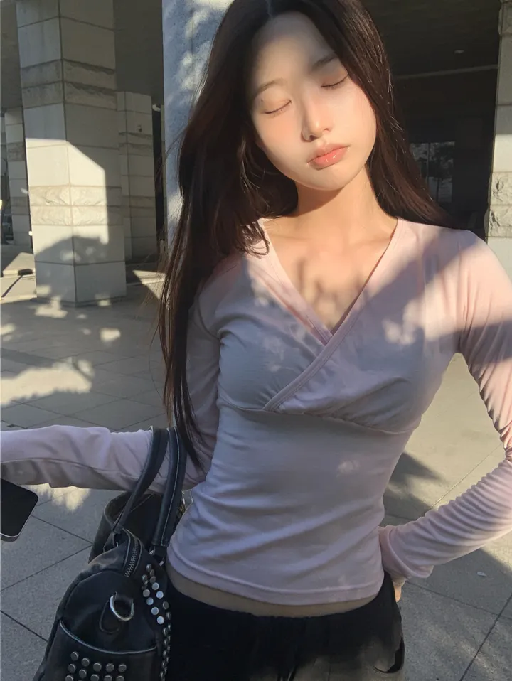 긴팔 티셔츠 모델 착용 이미지-S1L37