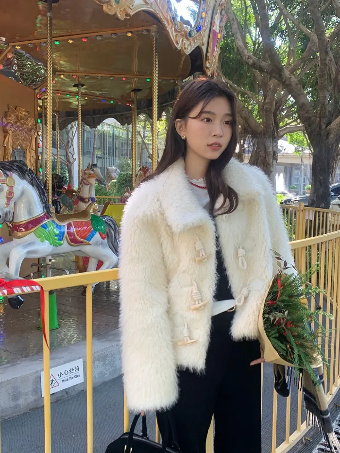 🩷당일출고🩷디로비❤️카라 떡볶이 단추 페이크 퍼 자켓 1color 상세 이미지 32