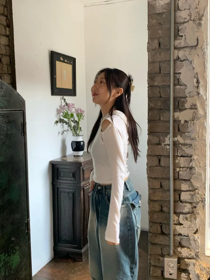 카리나 착용🔥코이 백 포켓 하이라이트 워싱 벌룬 보이핏 와이드 데님 롱 팬츠  ootj 상세 이미지 32