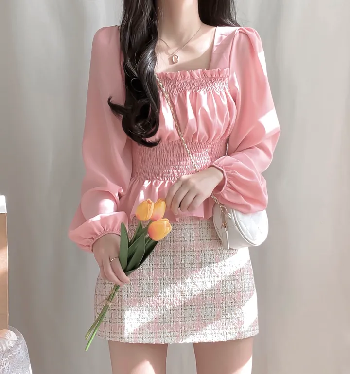 [체형보정/살랑쉬폰] 샤인 스퀘어넥 프릴 셔링 스모크 밴딩 퍼프 블라우스 상세 이미지 32