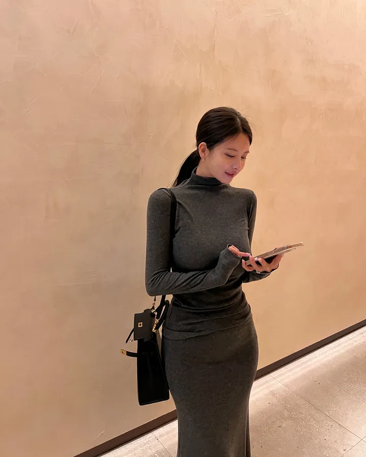 (THEMANON MADE) 로잘린 하이넥 맥시 스커트 투피스 세트 (3color) 상세 이미지 38