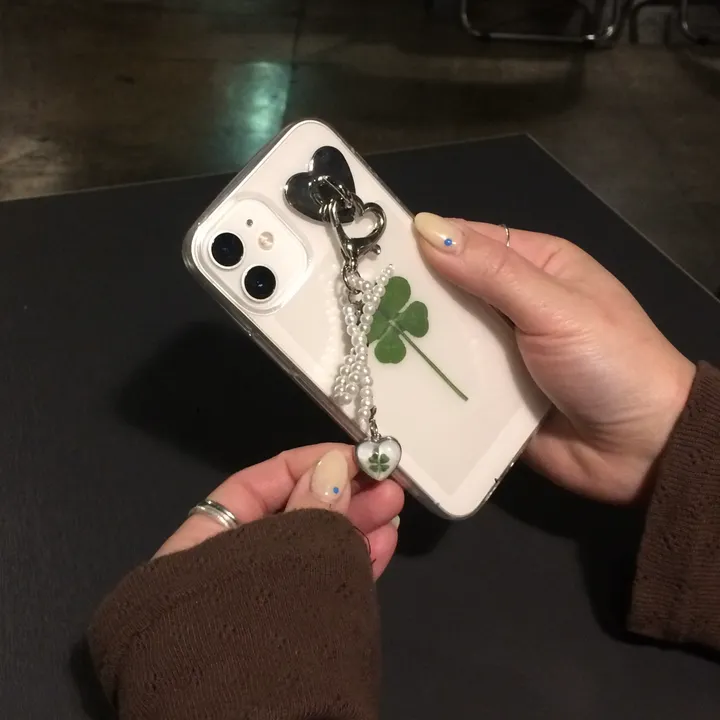 🍀2025 LUCKY drop heartchain clover phonecase 드롭하트체인 클로버 행운 폰케이스 상세 이미지 10