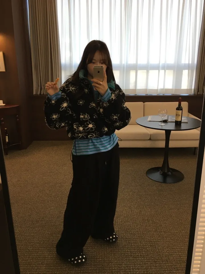 데이지 덤블반집업 블랙,블루 색상추가본 [플리스/집업/데이지/코디추천/겨울코디/데일리/대학생/코디추천/직장인/y2k] 상세 이미지 20