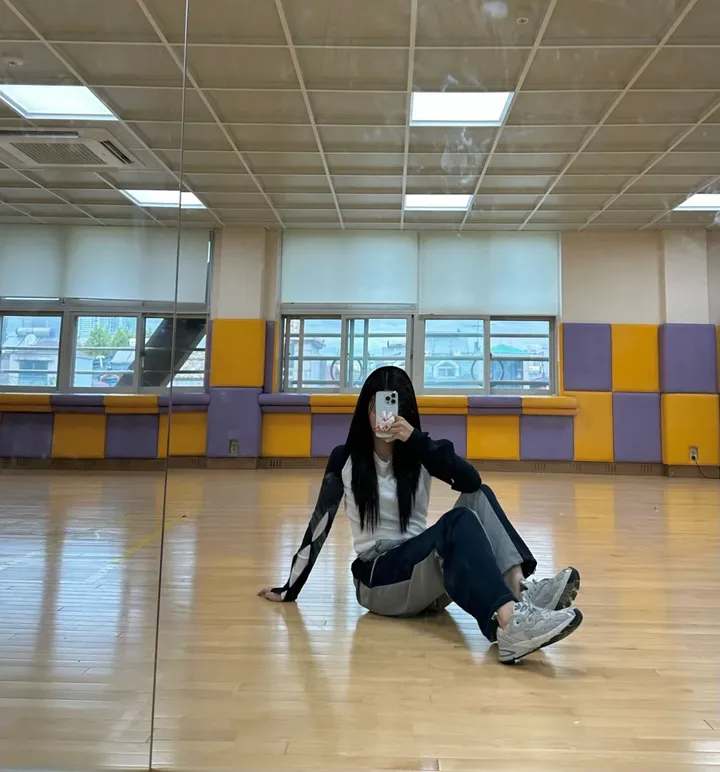 🌪Smoke 사선 팬츠 / 스우파 배색 얼룩말 바다 블랙 스트링 청 카고팬츠 와이드팬츠 힙 스트릿 유니크 빈티지 y2k 힙합 댄스 댄서 무대의상 공연의상 카고바지 포켓 데님팬츠 상세 이미지 42