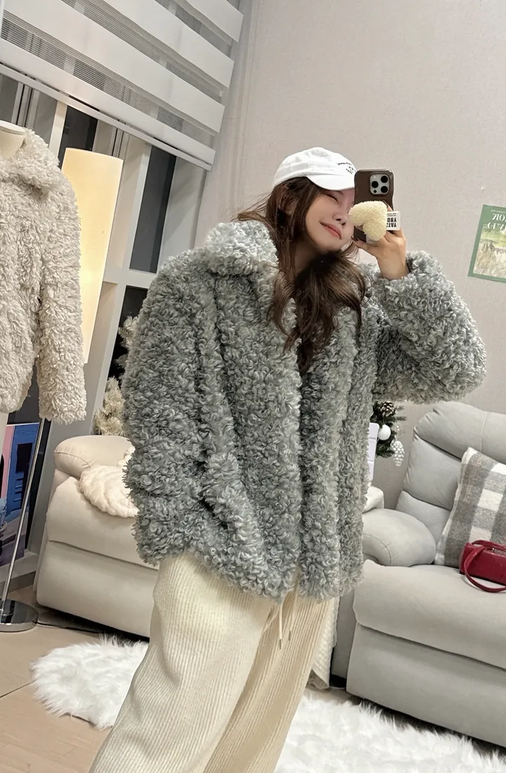 [안아주고싶은/품절임박] 풍성 복실 오버핏 카라 양털 퍼 코트 자켓 상세 이미지 31