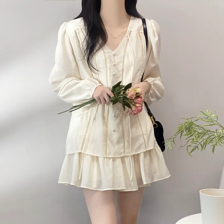 *최저가*[세트가격/분위기여신💗] 쏘내추럴 청순 콩단추 브이넥 펀칭 끈 블라우스 밴딩 A라인 캉캉 미니 스커트 투피스 / 간절기 봄 데이트 셋업 상세 이미지 10