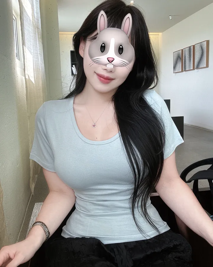주문폭주*5color팔뚝삭제허리잘록U넥반팔티 원단보장 반팔 반소매 유넥 팔뚝 허리 강조 글램 섹시 셔링 콜라병 모래시계 꾸꾸 꾸안꾸 불금 말라핏 여리여리 팔뚝커버 팔뚝소멸 상세 이미지 9