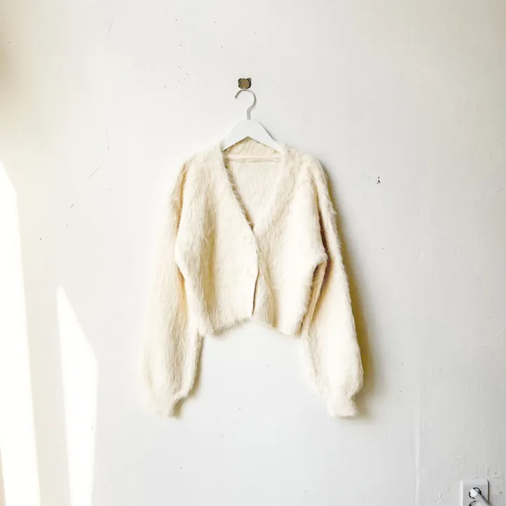 [심쿵핏/털빠짐X] 따뜻 도톰 파스텔 루즈핏 앙고라 모헤어 크롭 브이넥 벌룬 소매 깃털 퍼 니트 가디건 상세 이미지 94