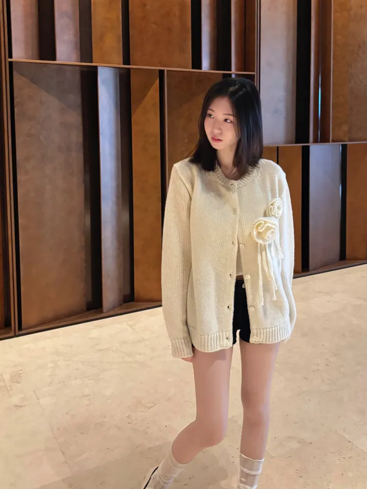 🌺제니 핀터레스트 무드 울50 꽃 코사지 루즈핏 가디건 상세 이미지 6