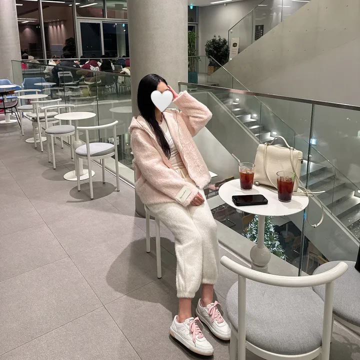 [러블리⛄/털빠짐X] 핑키 딸기우유 소프트 후드 퍼 뽀글이 앙고라 코트 집업 자켓 상세 이미지 11