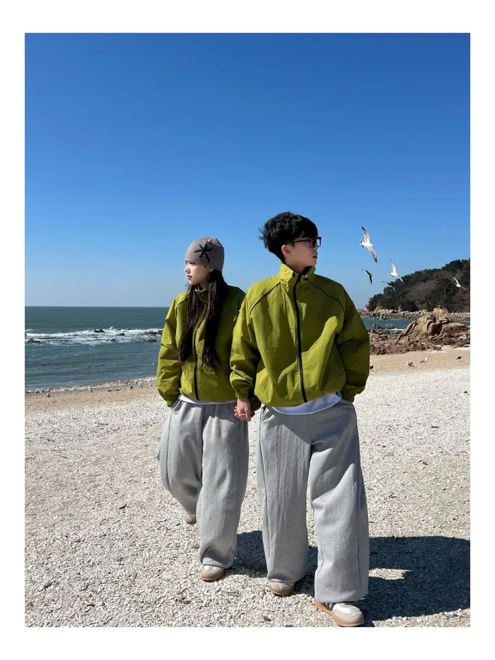 UNISEX [SS/하이넥] 래시 윈드러너 자켓 바람막이 점퍼 오버핏 커플 커플룩 시밀러룩 벌룬 와이드 트레이닝 팬츠 커플 커플룩 시밀러룩 여행 데이트 상세 이미지 11