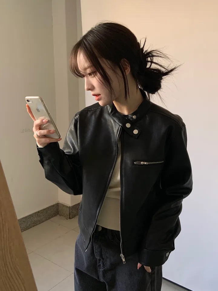 하프 크롭 레더 라이더 자켓 상세 이미지 6