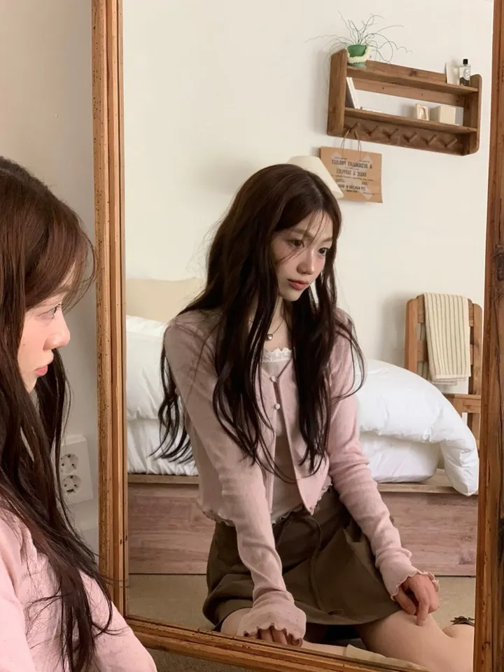 레이블 물결 여리핏 플라워 펀칭 브이넥 롱슬리브 버튼 가디건 3color 상세 이미지 21
