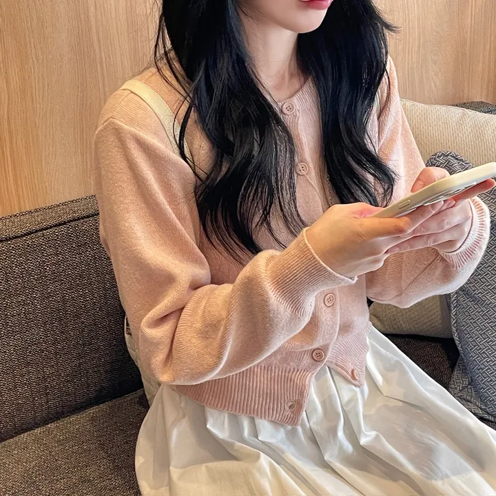 봄필수템 [브이넥/라운드넥] 소장각 라운드 브이넥 기본핏 긴팔 가디건 상세 이미지 11