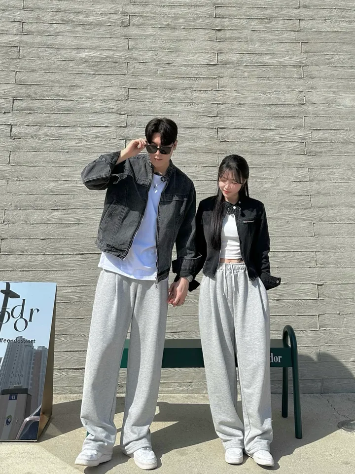 2사이즈! 커플 바이커 청자켓 데님 자켓 흑청 진청 겨울 가을 봄 커플룩 시밀러룩 꾸안꾸 코디 세트 크롭 슬림핏 오버핏 남녀공용 투피스 남자 데이트 빅사이즈 트레이닝  와이드팬츠 상세 이미지 5