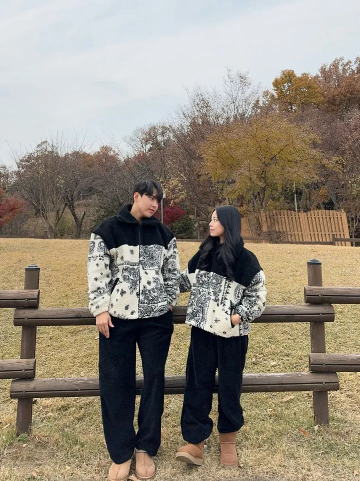 [고퀄리티🖤] 겨울 페이즐리 양털 크롭 후리스 하이넥 집업 뽀글이 유니크 커플 시밀러룩 상세 이미지 13