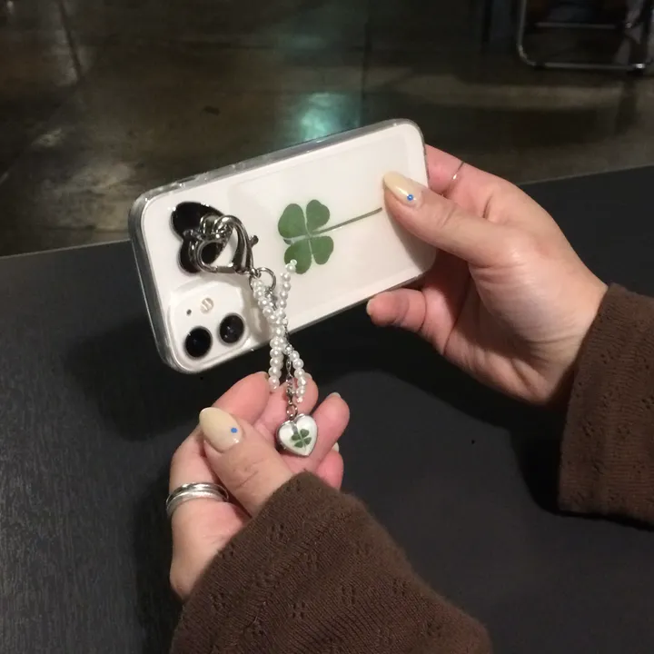🍀2025 LUCKY drop heartchain clover phonecase 드롭하트체인 클로버 행운 폰케이스 상세 이미지 9
