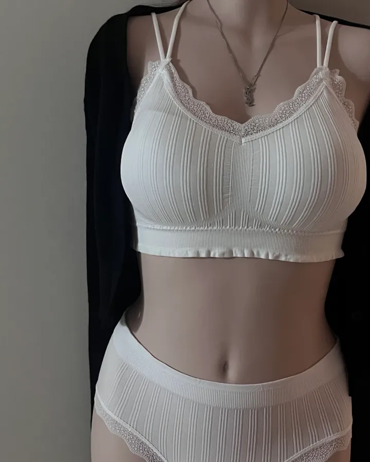 [중독주의/미친편안함] 러블리 편한 팬티단품 노와이어 빅사이즈 프릴 레이스 두줄끈 볼륨 브라 브라탑 브라렛세트 여성 속옷세트 상세 이미지 41