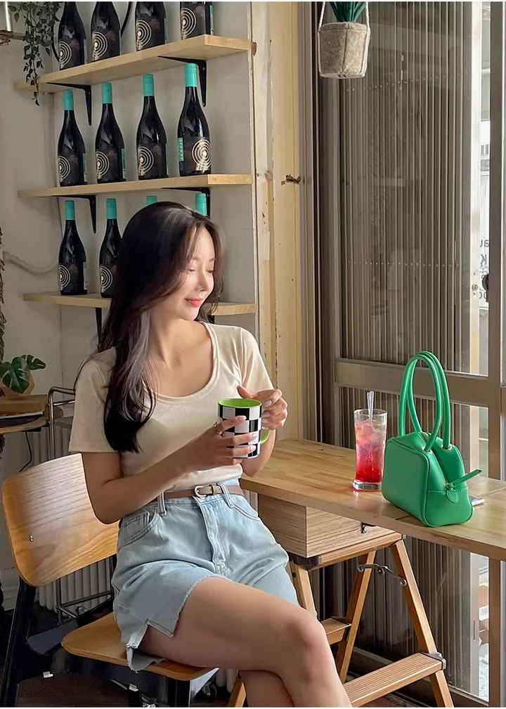 [44-110] [9천장 돌파✨] 유리빈 스판 U넥 슬림핏 크롭 티셔츠( 여름/데일리룩/여행룩/휴가룩/흠뻑쇼/워터밤/빅사이즈/110사이즈/자체제작/크롭/스판/스판좋은/쫀쫀한/쿨링/아이스/기본템/레이어드/베이직/부드러운 ) 상세 이미지 104