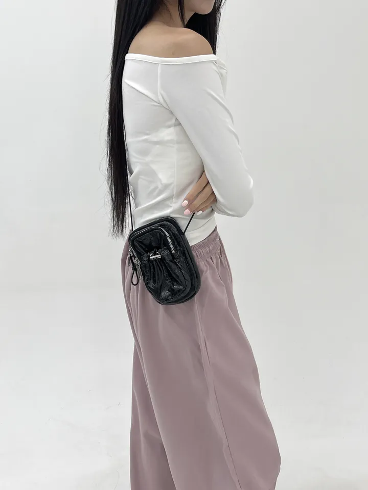 [3color]글로시 / 나일론 스토퍼 미니백 glossy mini crossbag (가벼운 데일리 가방 유니크 쁘띠 스트링 크로스백) 상세 이미지 44