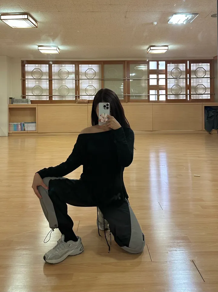 🌪Smoke 사선 팬츠 / 스우파 배색 얼룩말 바다 블랙 스트링 청 카고팬츠 와이드팬츠 힙 스트릿 유니크 빈티지 y2k 힙합 댄스 댄서 무대의상 공연의상 카고바지 포켓 데님팬츠 상세 이미지 56