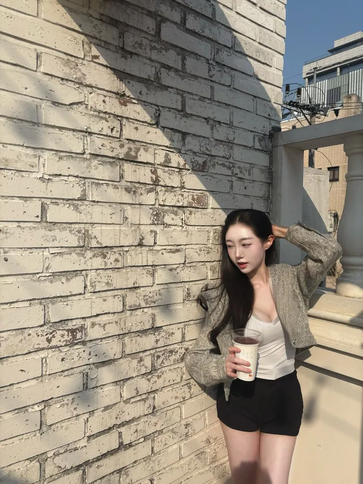 [영상핏🍀핏보장✨무보정🖤] 진주펄 트위드 크롭 후드자켓 하객룩 데일리룩 럭셔리 필수템 데이트룩 상세 이미지 18