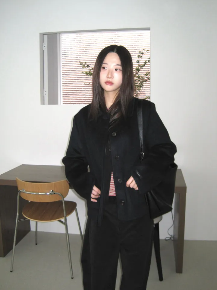 가방 모델 착용 이미지-S1L59