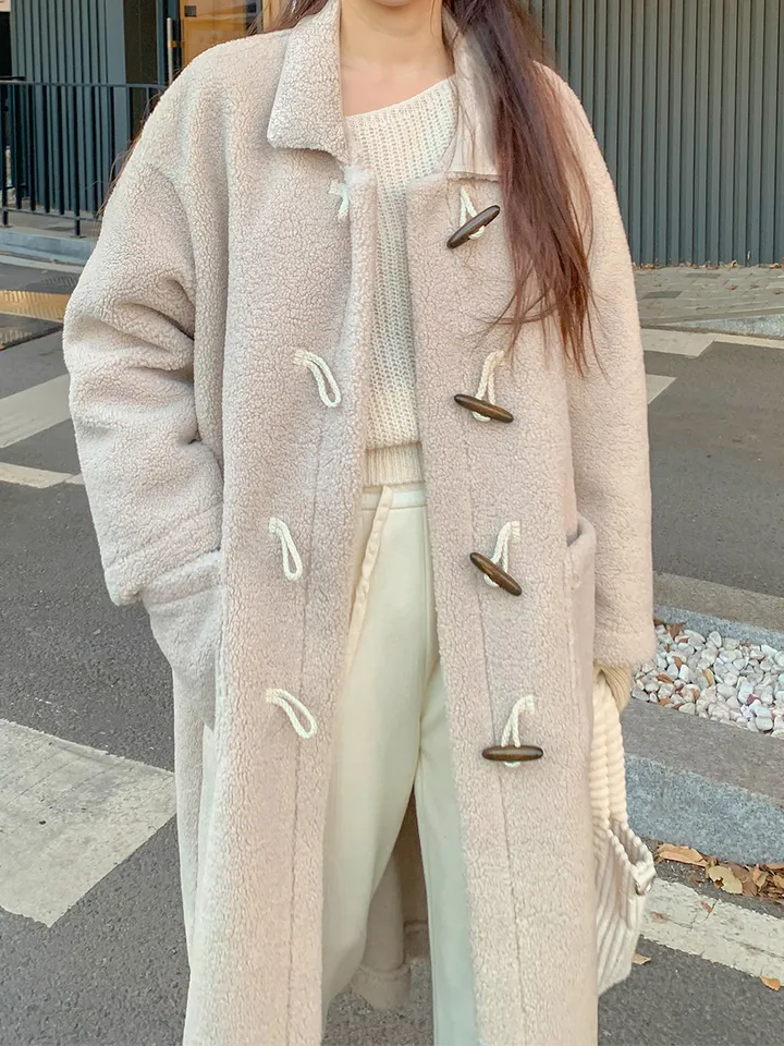 [완전강츄!!🧸한겨울까지쭉] 양털 뽀글이 롱 떡볶이 코트 더플 카라 오버핏 후리스 스웨이드 안감 부클 털 자켓 겨울 아우터 데일리 꾸안꾸 2COL 상세 이미지 11