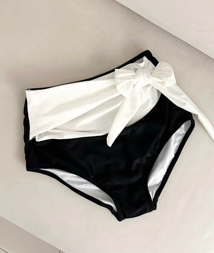 [인생샷보장!!/청순섹시/군살커버] 글램 배색 셔링 온/오프숄더 리본 스트랩 세련 하이웨스트 비키니 투피스 세트 비치웨어 수영복 슬림핏 뱃살커버 여신 공주룩 해외여행 휴양지 호캉스 상세 이미지 12
